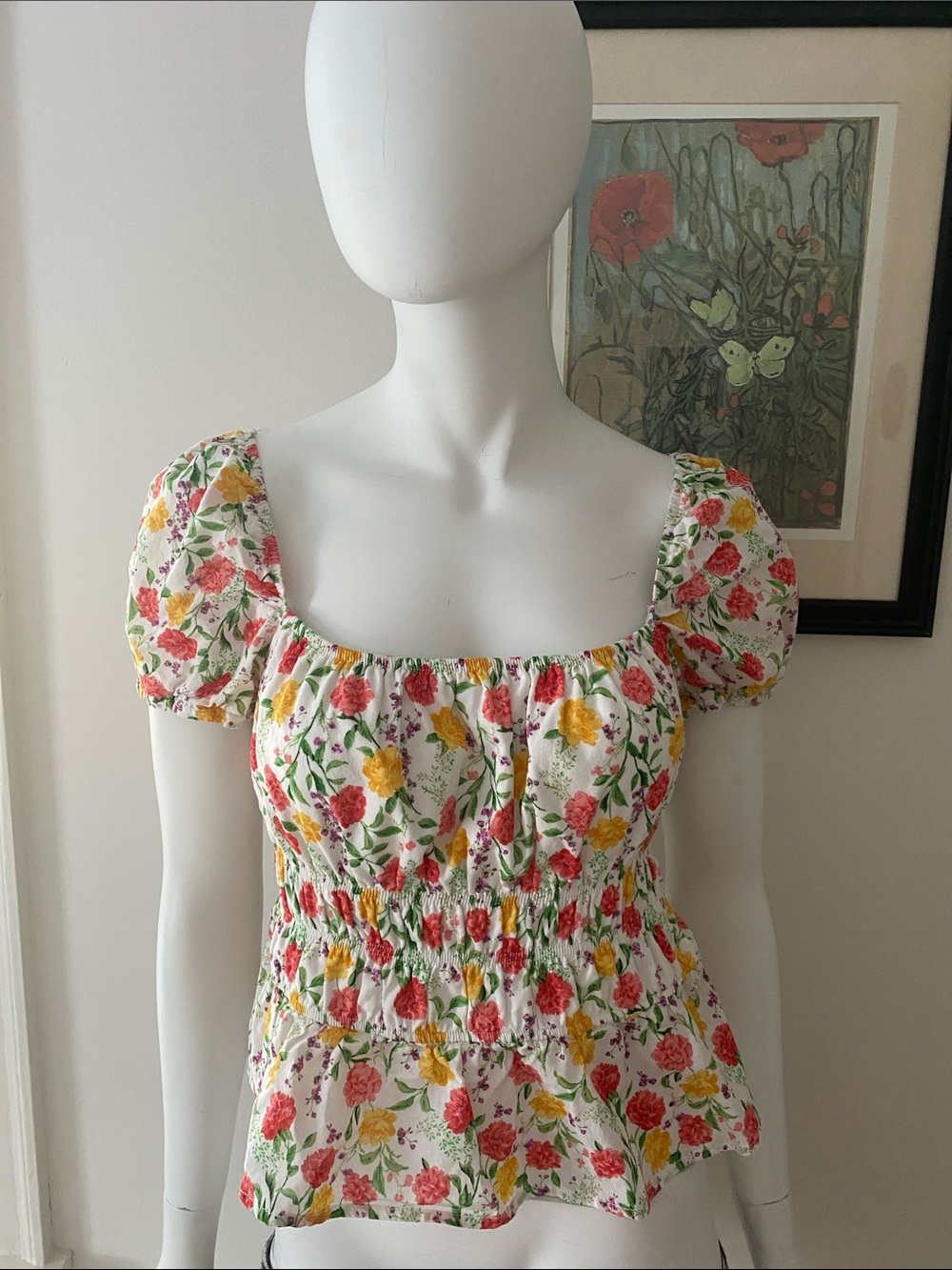 {Francesca's Collections} White Floral Puff-Sleeve Peplum Top